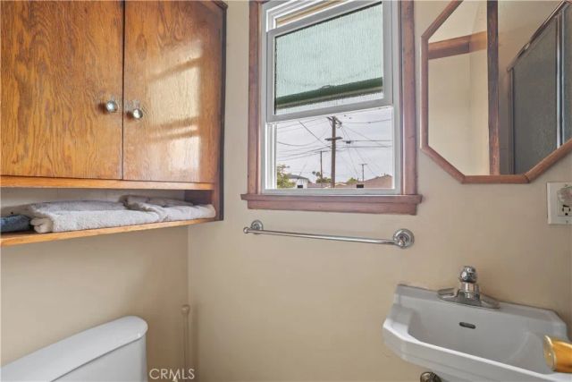 1220 W Young, Wilmington, CA 90744