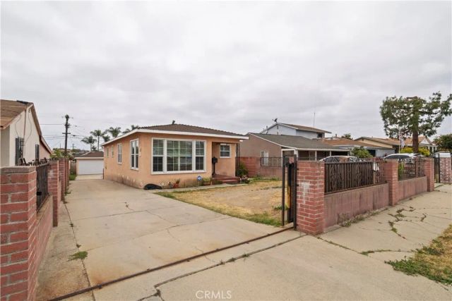 1220 W Young, Wilmington, CA 90744