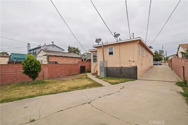 1220 W Young, Wilmington, CA 90744