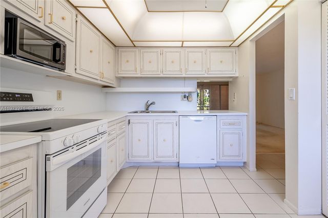 1445 Atlantic Shores Blvd 210, Hallandale Beach, FL 33009