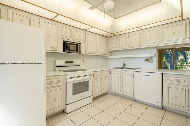 1445 Atlantic Shores Blvd 210, Hallandale Beach, FL 33009