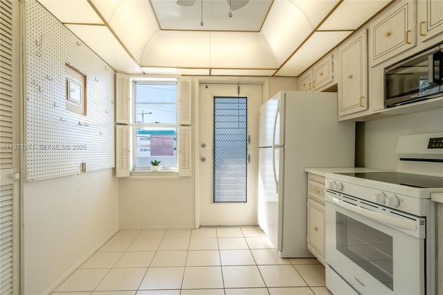 1445 Atlantic Shores Blvd 210, Hallandale Beach, FL 33009