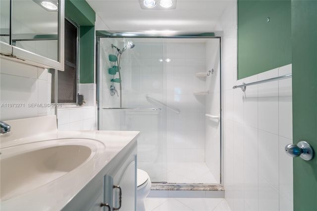 1445 Atlantic Shores Blvd 210, Hallandale Beach, FL 33009