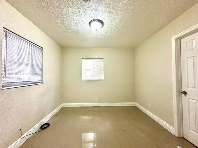 525 NW 15th Ter, Fort Lauderdale, FL 33311