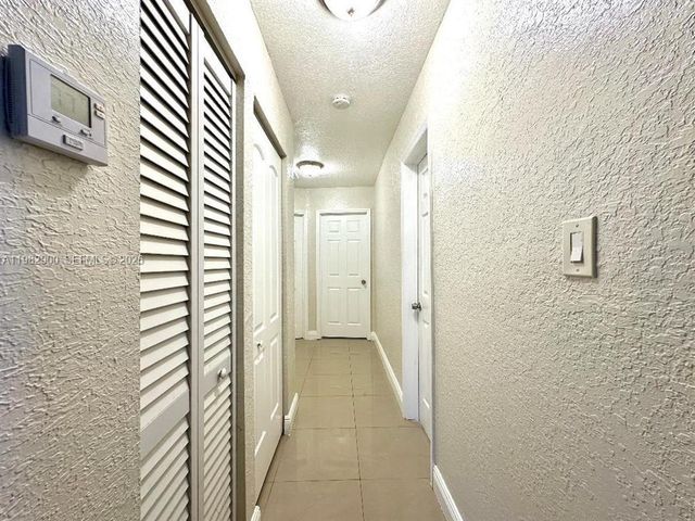 525 NW 15th Ter, Fort Lauderdale, FL 33311