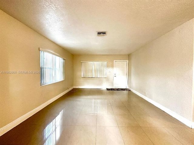 525 NW 15th Ter, Fort Lauderdale, FL 33311