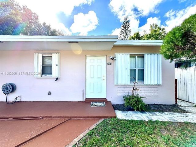 525 NW 15th Ter, Fort Lauderdale, FL 33311