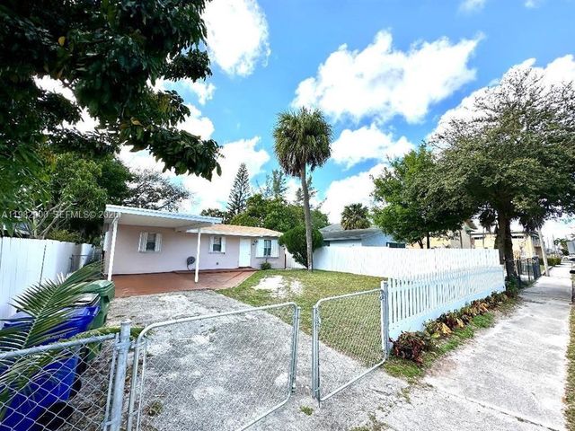 525 NW 15th Ter, Fort Lauderdale, FL 33311