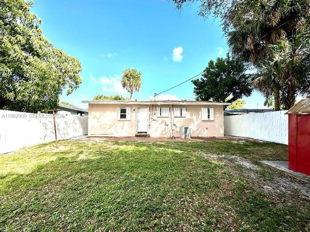 525 NW 15th Ter, Fort Lauderdale, FL 33311