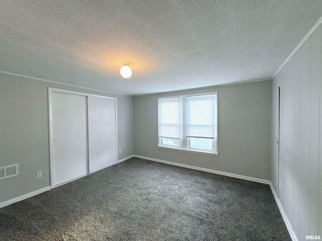 2233 24th Street, Rock Island, IL 61201