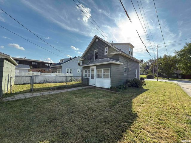 2233 24th Street, Rock Island, IL 61201