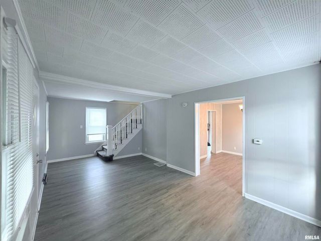 2233 24th Street, Rock Island, IL 61201