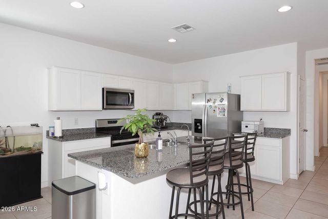 41012 W SUNLAND Drive, Maricopa, AZ 85138