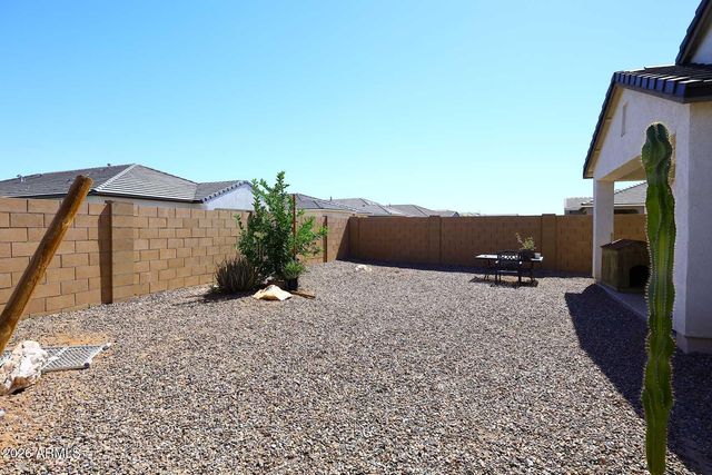 41012 W SUNLAND Drive, Maricopa, AZ 85138