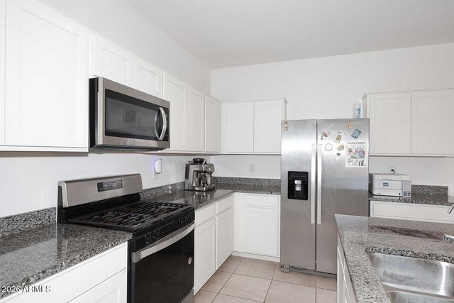 41012 W SUNLAND Drive, Maricopa, AZ 85138
