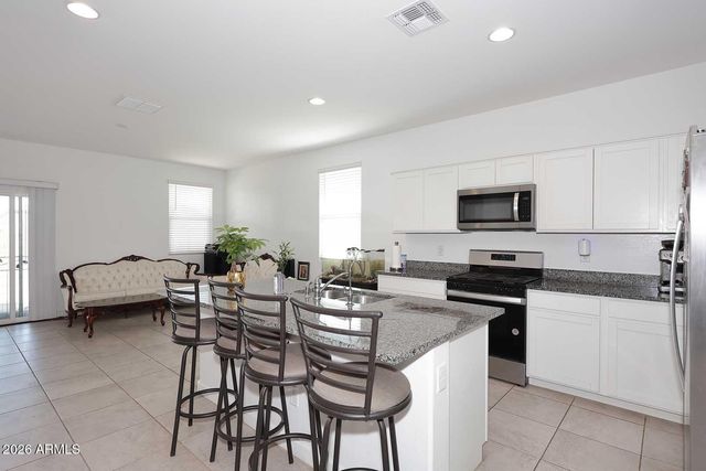 41012 W SUNLAND Drive, Maricopa, AZ 85138