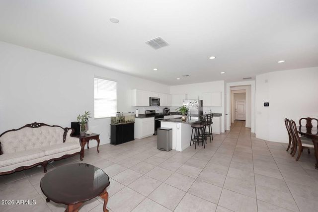 41012 W SUNLAND Drive, Maricopa, AZ 85138