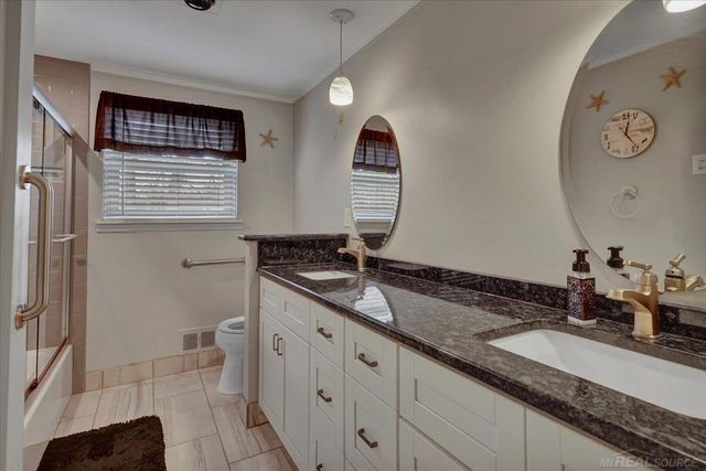 49033 Michelle Ann Drive, Chesterfield Twp, MI 48051