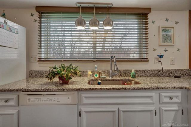 49033 Michelle Ann Drive, Chesterfield Twp, MI 48051