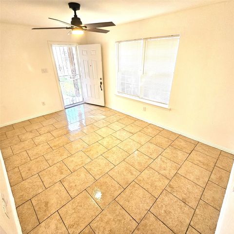 1810 Wiseman Avenue, Fort Worth, TX 76105