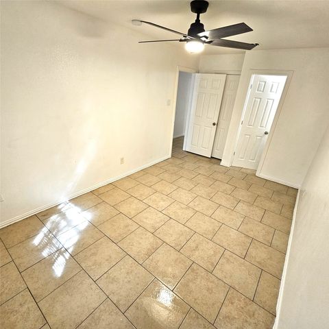 1810 Wiseman Avenue, Fort Worth, TX 76105