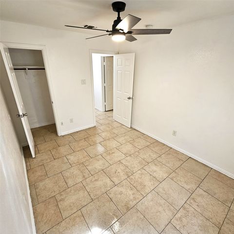 1810 Wiseman Avenue, Fort Worth, TX 76105