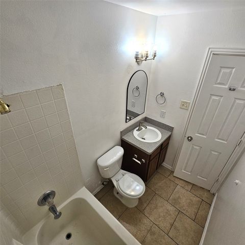 1810 Wiseman Avenue, Fort Worth, TX 76105