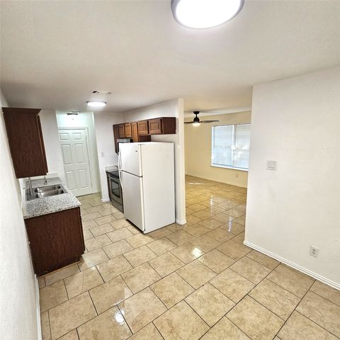 1810 Wiseman Avenue, Fort Worth, TX 76105