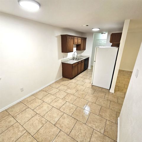 1810 Wiseman Avenue, Fort Worth, TX 76105