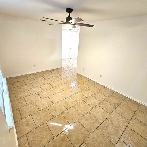 1810 Wiseman Avenue, Fort Worth, TX 76105