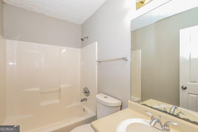 4252 Catalpa Court, Ellenwood, GA 30294