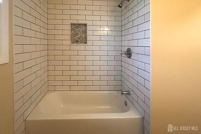 13 Carpathia Street, Piscataway, NJ 08854