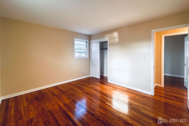 13 Carpathia Street, Piscataway, NJ 08854