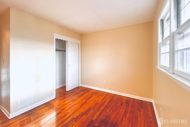 13 Carpathia Street, Piscataway, NJ 08854