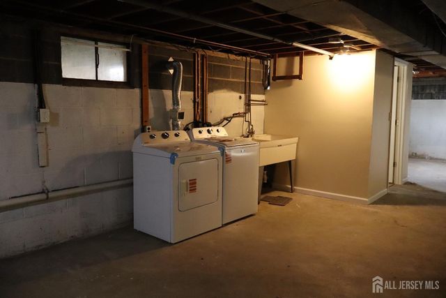 13 Carpathia Street, Piscataway, NJ 08854