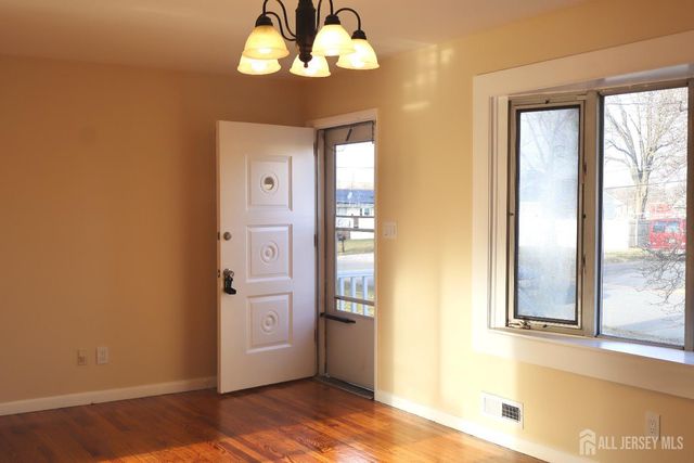 13 Carpathia Street, Piscataway, NJ 08854