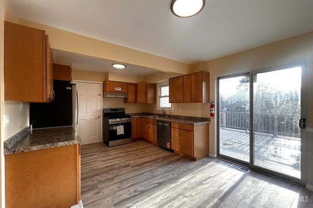 13 Carpathia Street, Piscataway, NJ 08854