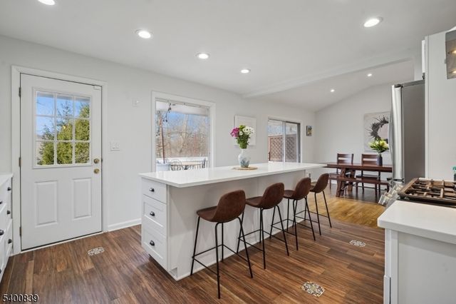 11 Hillcrest Dr, Randolph Twp., NJ 07869