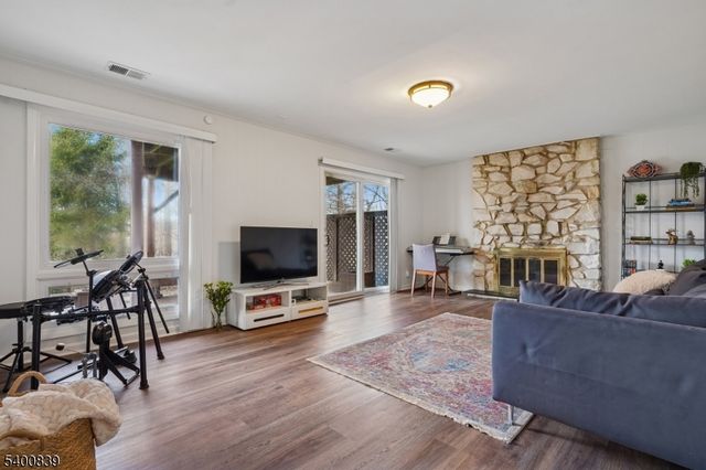 11 Hillcrest Dr, Randolph Twp., NJ 07869