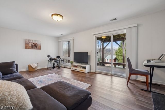 11 Hillcrest Dr, Randolph Twp., NJ 07869