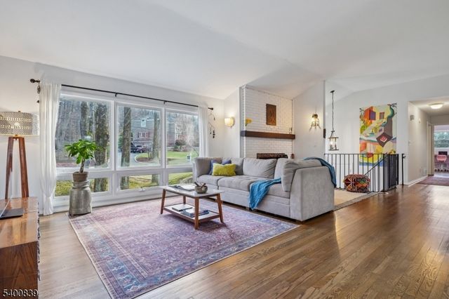 11 Hillcrest Dr, Randolph Twp., NJ 07869