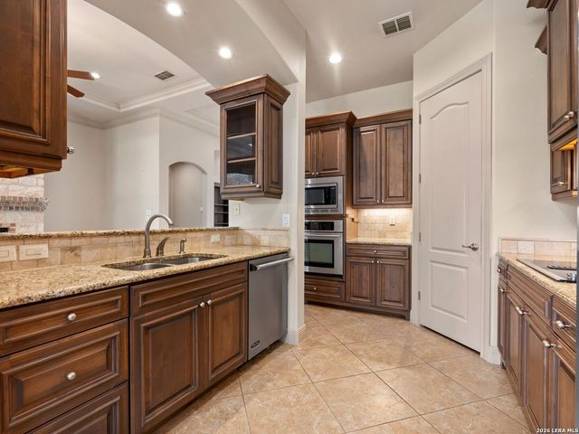 84 Westcourt Lane, San Antonio, TX 78257