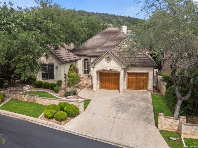 84 Westcourt Lane, San Antonio, TX 78257