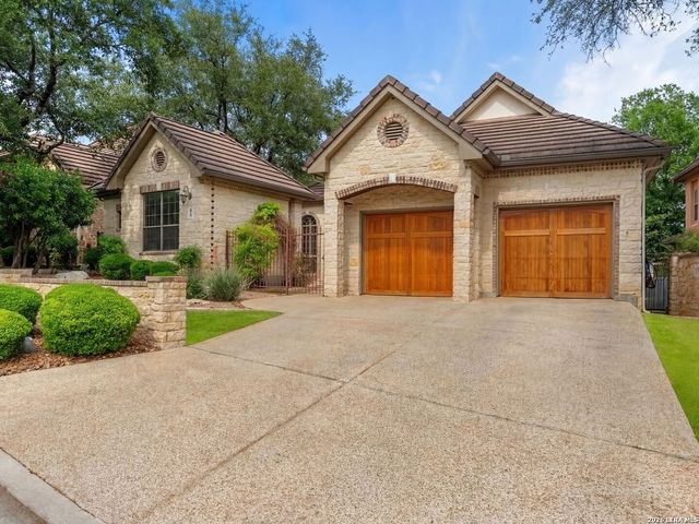 84 Westcourt Lane, San Antonio, TX 78257