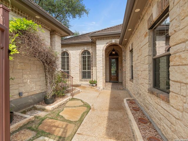 84 Westcourt Lane, San Antonio, TX 78257