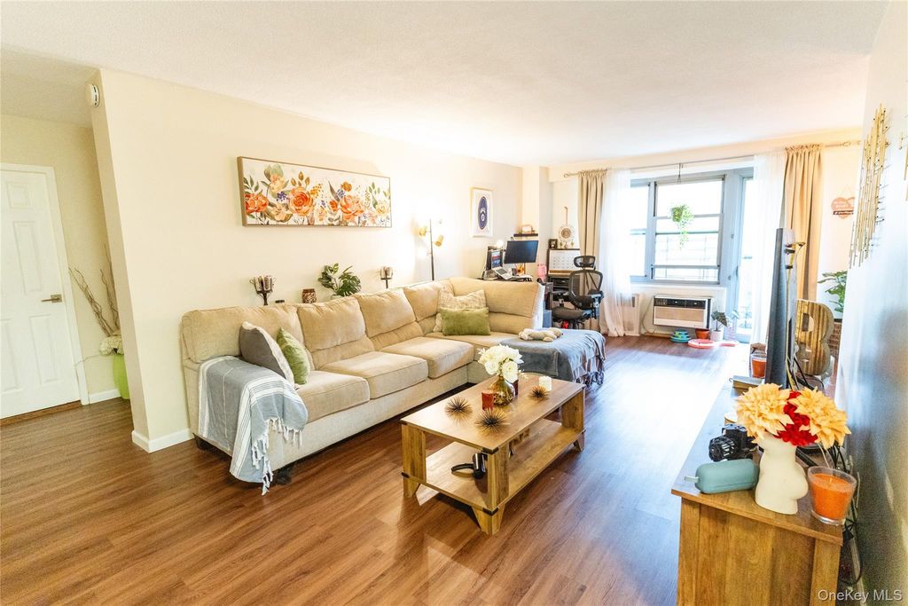 3410 De Reimer Avenue 7F, Bronx, NY 10475 — photo 2