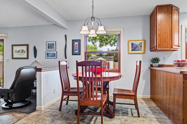 725 Hanson COURT, Onalaska, WI 54650