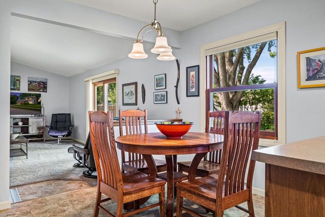 725 Hanson COURT, Onalaska, WI 54650