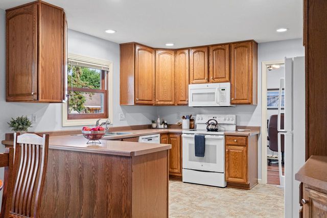725 Hanson COURT, Onalaska, WI 54650