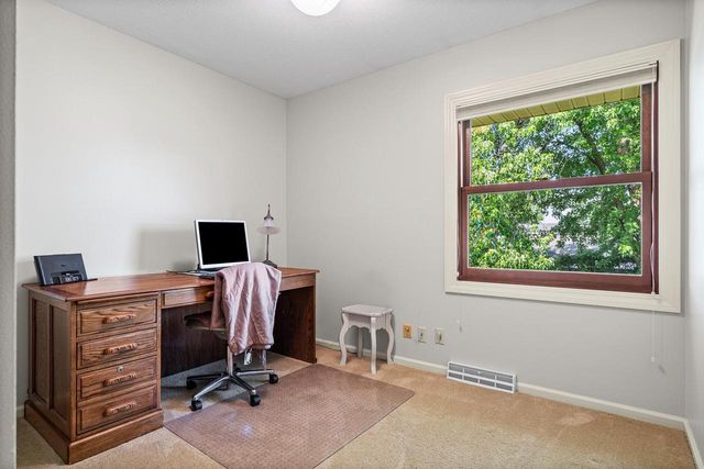 725 Hanson COURT, Onalaska, WI 54650
